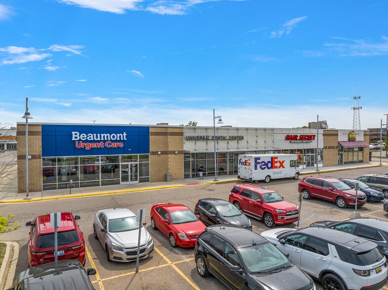 More Photos Of 28200-28250 Dequindre Rd, Warren Supermarket For Sale