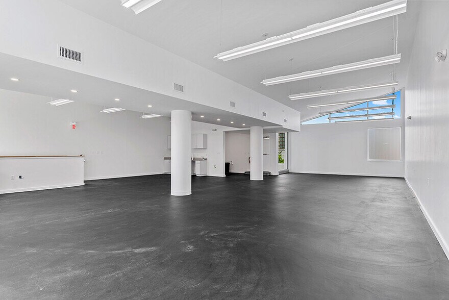 More Photos Of 211 Rigsbee Ave, Durham Office For Lease