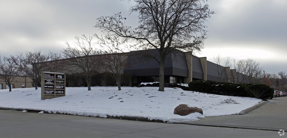 More Photos Of 7841-7855 Palace Dr, Cincinnati Warehouse For Lease