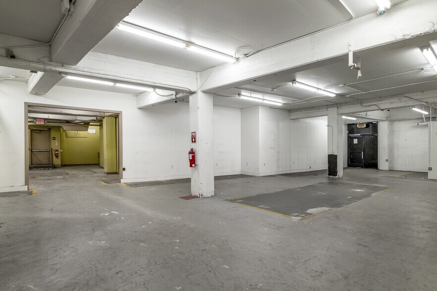 More Photos Of 245 S Van Ness Ave, San Francisco Warehouse For Lease