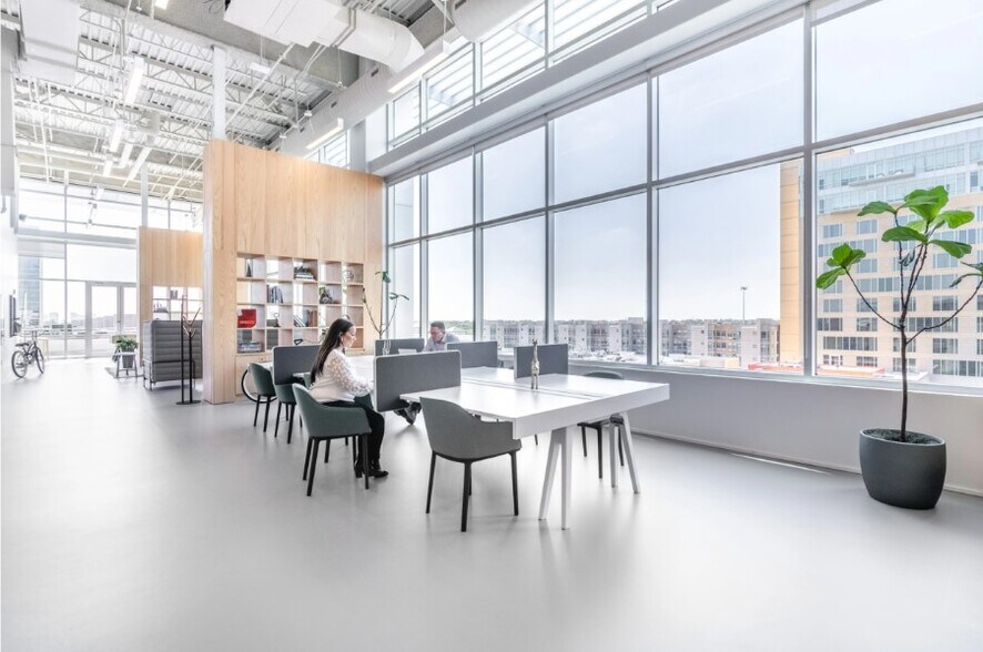 More Photos Of 800 Town & Country Blvd, Houston Coworking Space