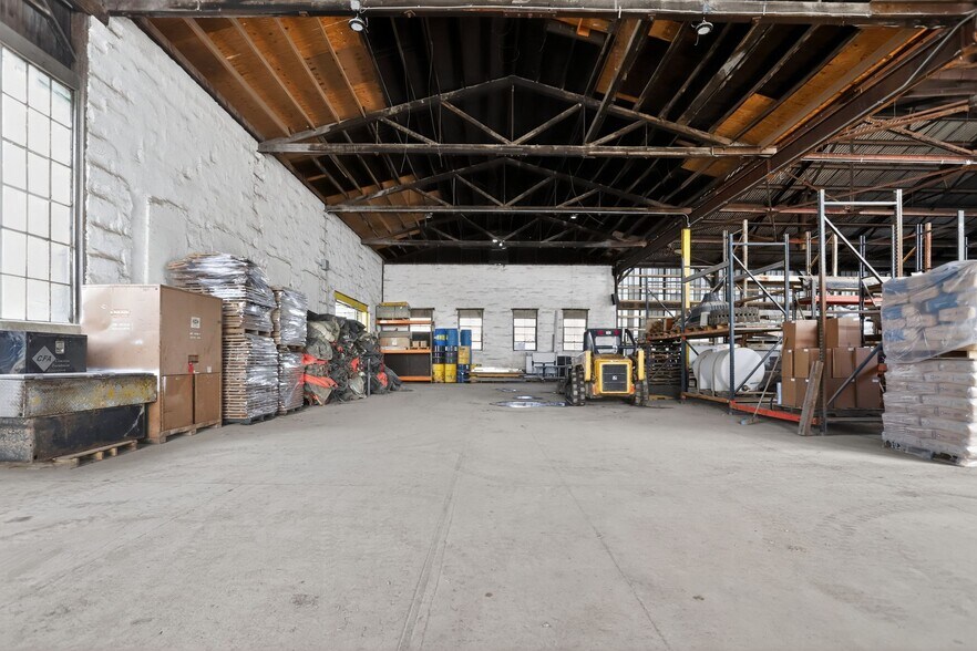 More Photos Of 935 W 6th St, Lansdale Industrial For Sale