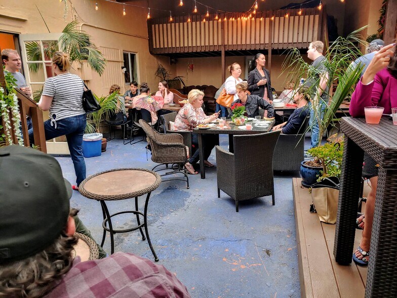 More Photos Of 826 S Victory Blvd, Burbank Coworking Space