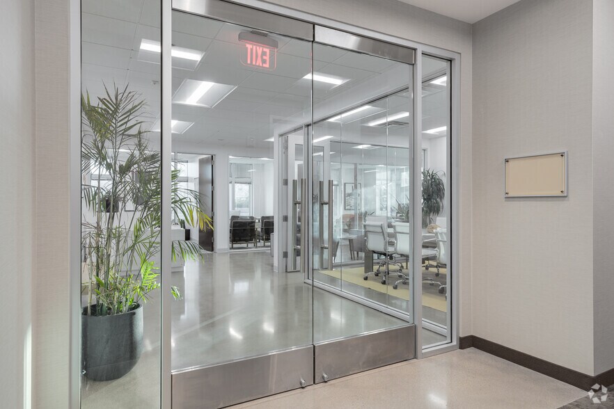 More Photos Of 17851 N 85th St, Scottsdale Office For Lease