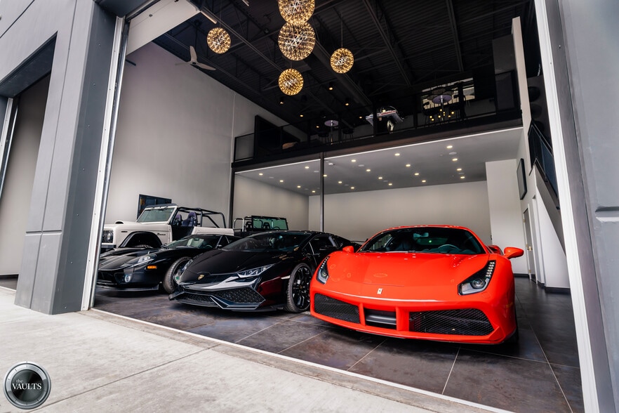 More Photos Of 13005 93 Av SW, Edmonton Self Storage For Sale