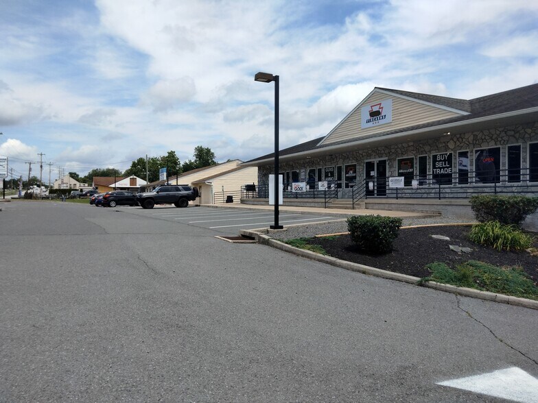 More Photos Of 1486 Rt 100, N. Coventry Twp, Chesco, Pottstown Storefront Retail Office For Sale