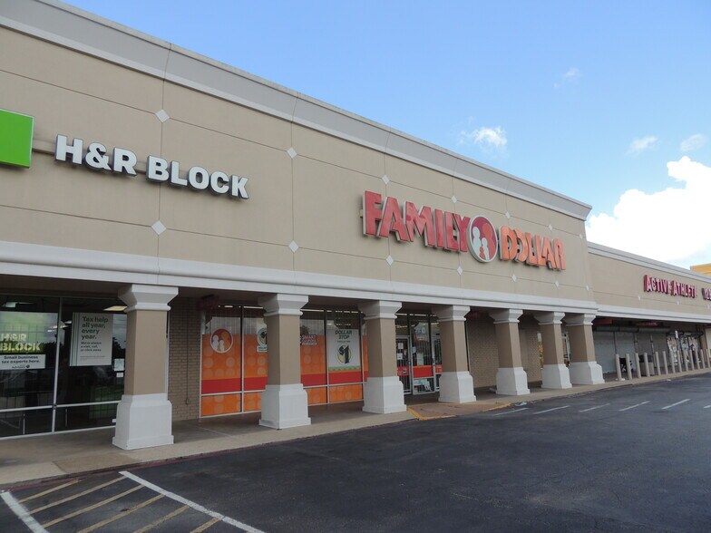 More Photos Of 4333-4451 W Fuqua St, Houston Unknown For Lease