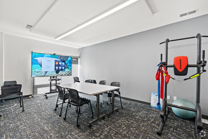 More Photos Of 699 Veterans Blvd, Redwood City Office For Lease
