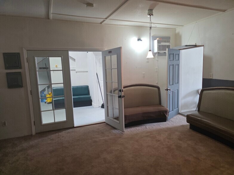 More Photos Of 99-930 Iwaena St, Aiea Warehouse For Lease