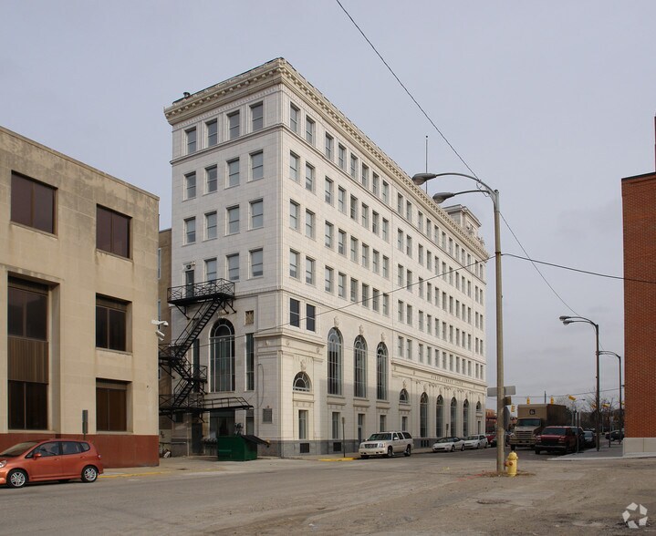 More Photos Of 460 S Saginaw St, Flint Apartments For Lease