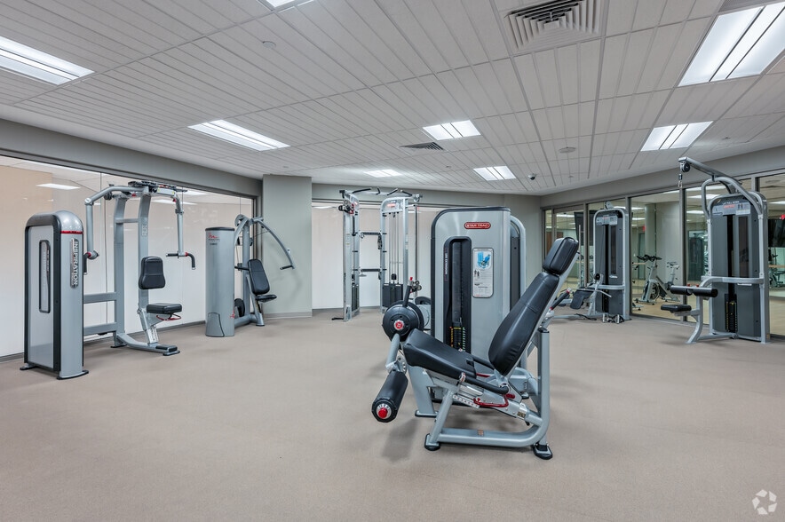 More Photos Of 2711 N Haskell Ave, Dallas Office For Lease