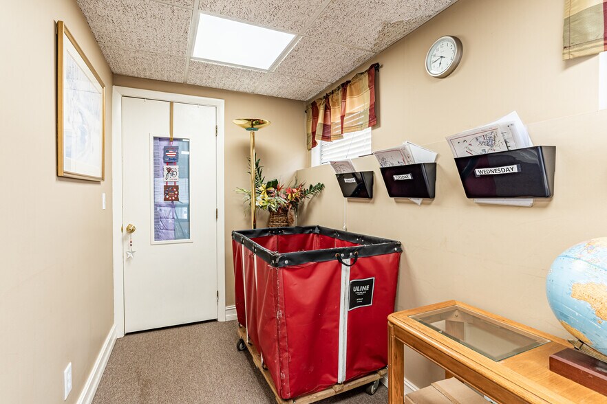 More Photos Of 55 Jefferson Blvd, Warwick Office For Sale