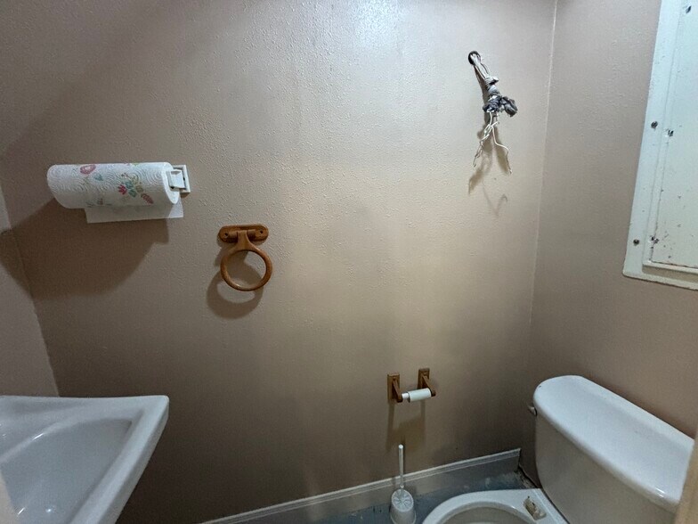 More Photos Of 49297 Hwy 51, Tickfaw Warehouse For Sale