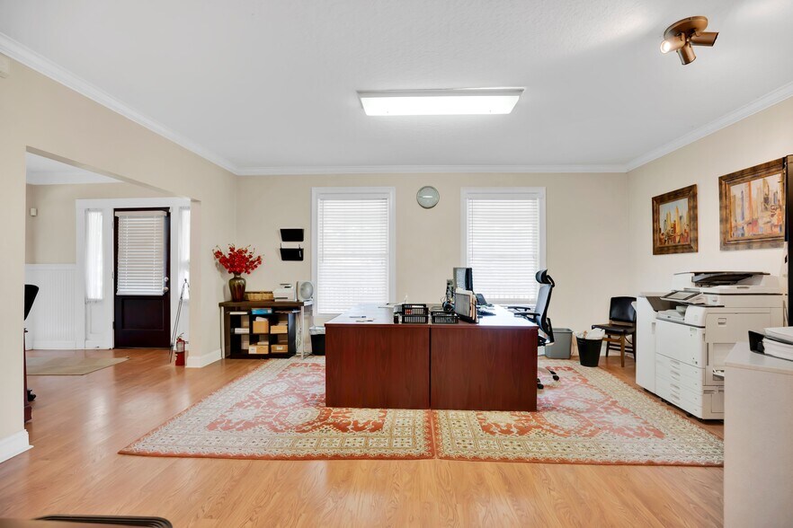 More Photos Of 901 E Washington St, Orlando Office For Sale