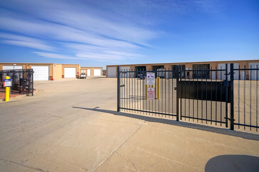 More Photos Of 4075 Camelot Cir, Longmont Self Storage For Lease