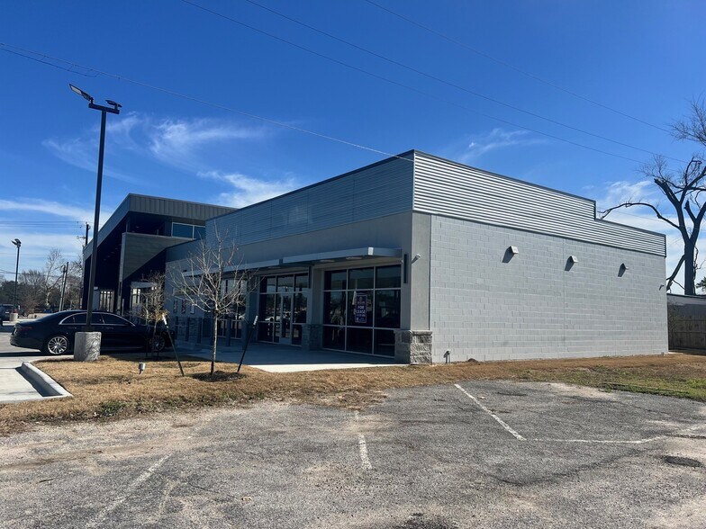 More Photos Of 2110 Tidwell Rd, Houston General Retail For Lease