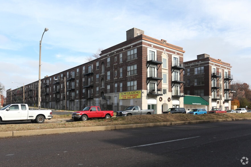 More Photos Of 5457 Delmar Blvd, Saint Louis Apartments For Lease