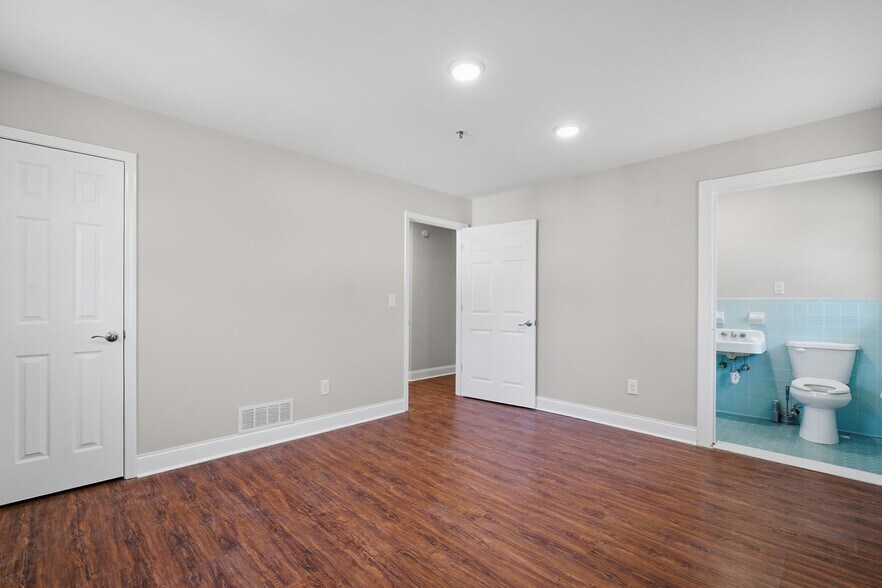 More Photos Of 2239 Scenic Dr, Snellville Office For Sale