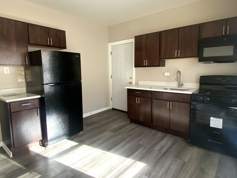 More Photos Of 6700 S Merrill Ave, Chicago Apartments For Sale