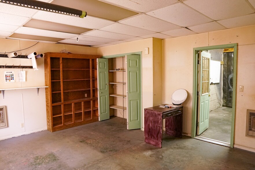 More Photos Of 217 Sparkman St SW, Hartselle Warehouse For Sale
