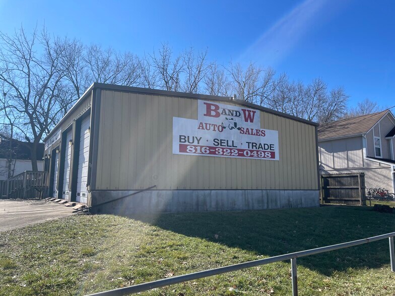 More Photos Of 403 W Walnut St, Raymore Auto Repair For Sale