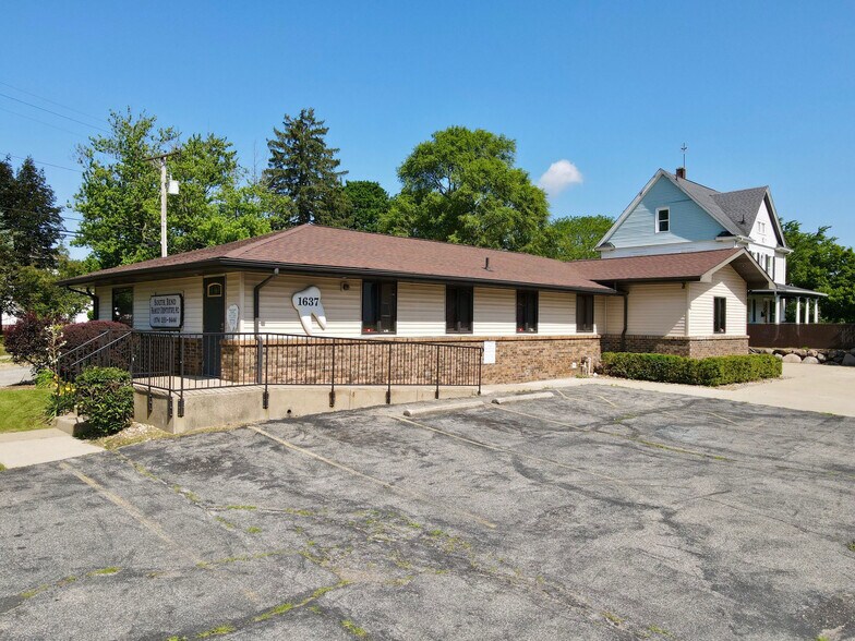 Primary Photo Of 1637 Portage Ave, South Bend Medical For Sale