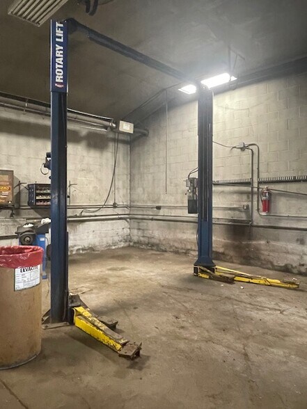 More Photos Of 524 Hinman Ave, Buffalo Service Station For Sale
