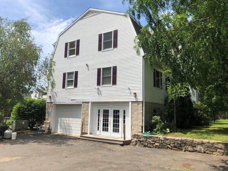 More Photos Of 3 Springside Ave, Danbury Loft Creative Space For Sale