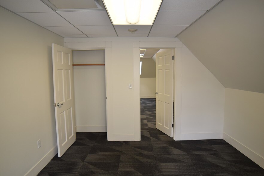 More Photos Of 450-456 Boston Post Rd, Weston Storefront Retail Office For Lease