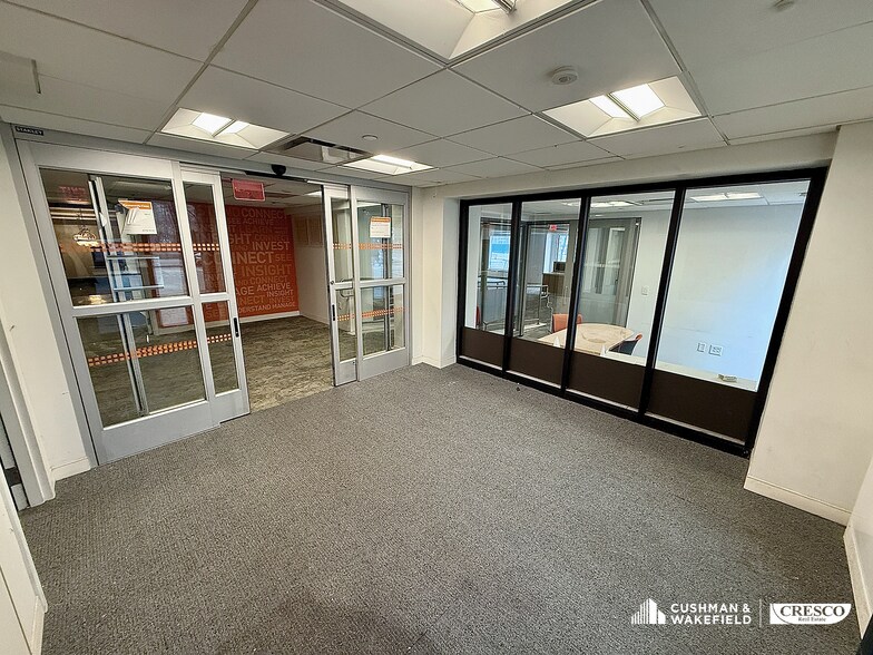 More Photos Of 24 Public Square, Cleveland Hospitality For Sale