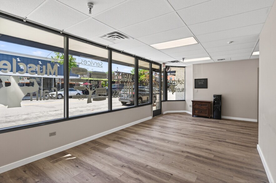 More Photos Of 1017-1023 Mainstreet, Hopkins Storefront For Lease