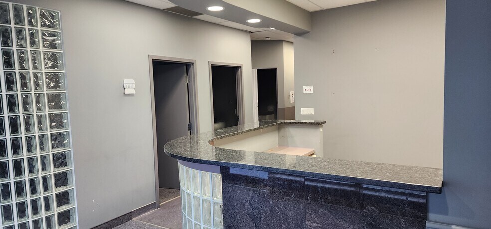 More Photos Of 2825-2885 Lauzon Pky, Windsor General Retail For Lease