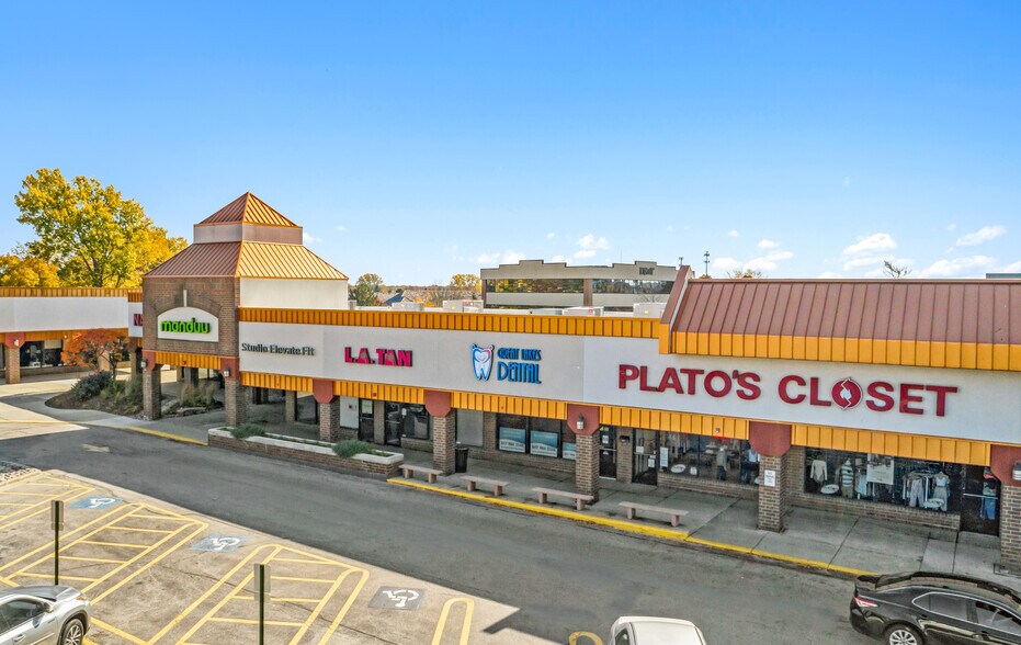 More Photos Of 1300-1440 S Milwaukee Ave, Libertyville Unknown For Lease