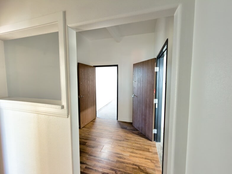 More Photos Of 10557 Juniper Ave, Fontana Warehouse For Lease