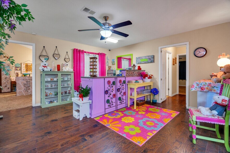 More Photos Of 5236 US-67 Hwy, Alvarado Freestanding For Sale