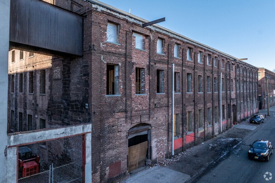 Primary Photo Of 50 Spruce St, Paterson Apartments For Lease