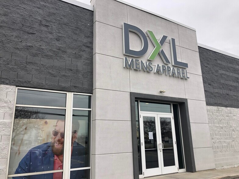 More Photos Of 2015 Walden Ave, Cheektowaga Freestanding For Sale