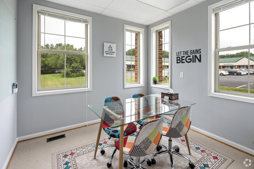 More Photos Of 3920 Plank Rd, Fredericksburg Office Residential For Sale
