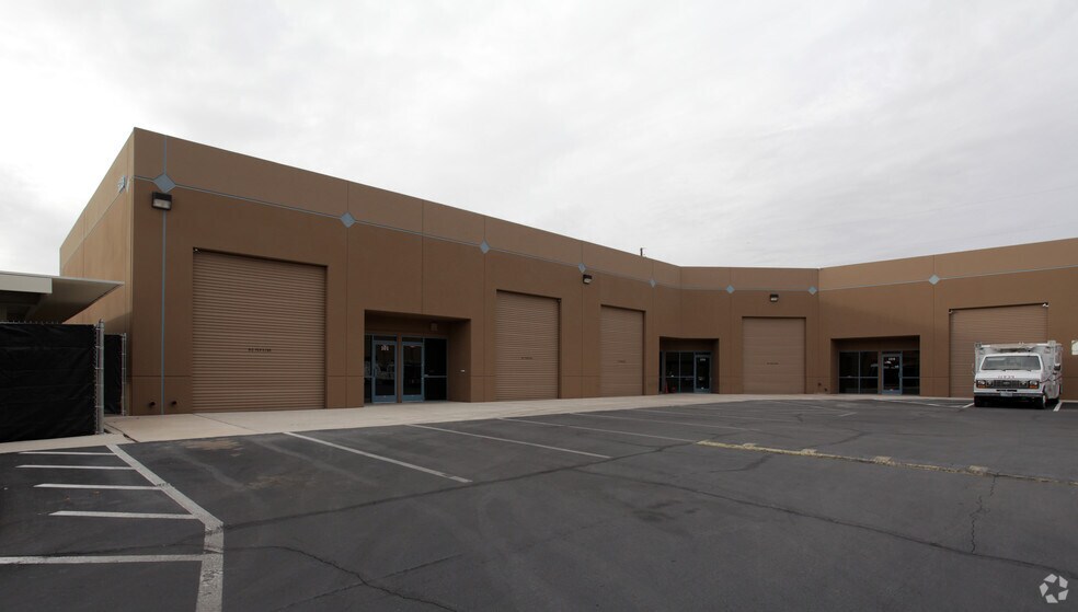 More Photos Of 5329 Cameron St, Las Vegas Light Manufacturing For Lease