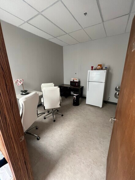 More Photos Of 4042 Pacific Ave, Riverdale Light Distribution For Lease