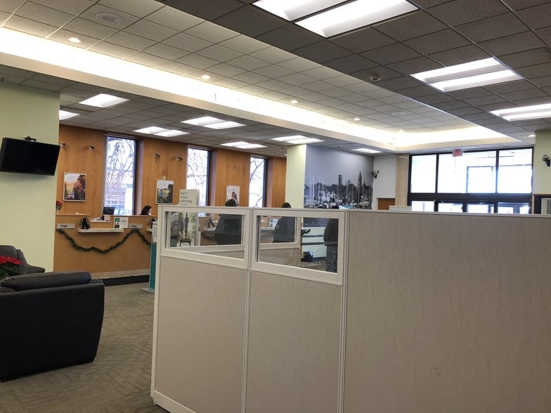 More Photos Of 4 Plaza Way, Fairhaven Bank For Lease