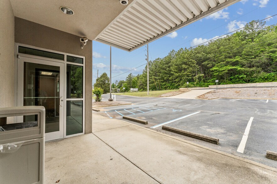 More Photos Of 1090 9th Ave SW, Bessemer Medical For Sale