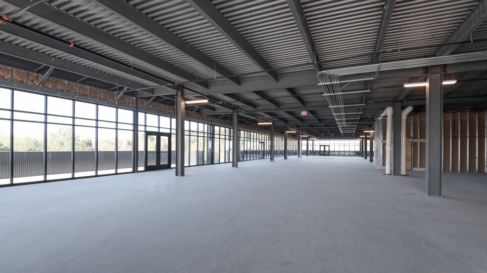 More Photos Of 329 S Royal Oaks Blvd, Franklin Medical For Sale