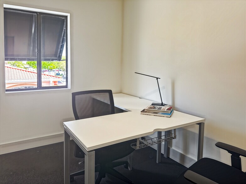 More Photos Of 65 3rd St NW, Winter Haven Coworking Space
