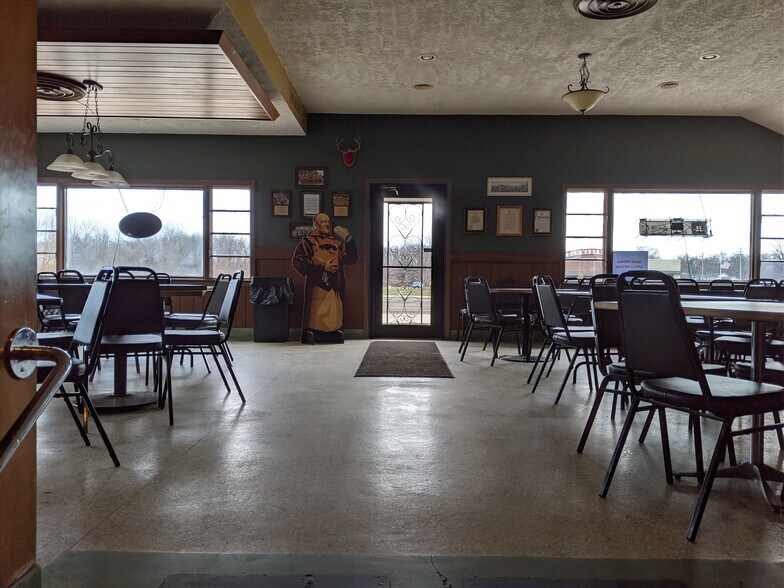 More Photos Of N56 W14750 Silver Spring Dr, Menomonee Falls Restaurant For Sale