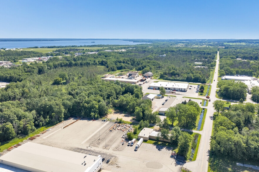 More Photos Of 2705 E Richmond St, Shawano Manufacturing For Sale