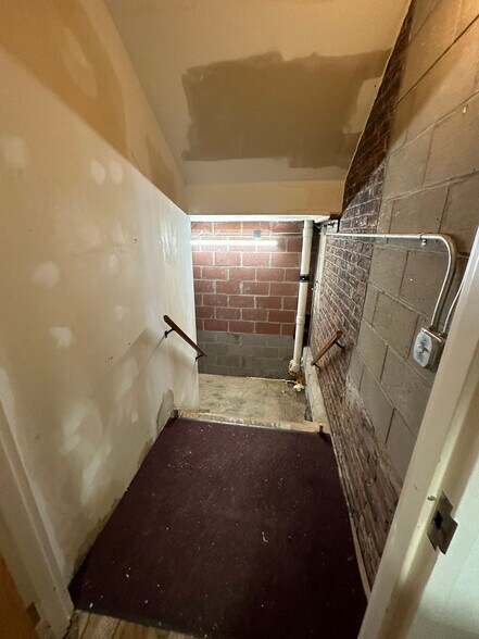 More Photos Of 314 Park St, Fulton Office For Sale