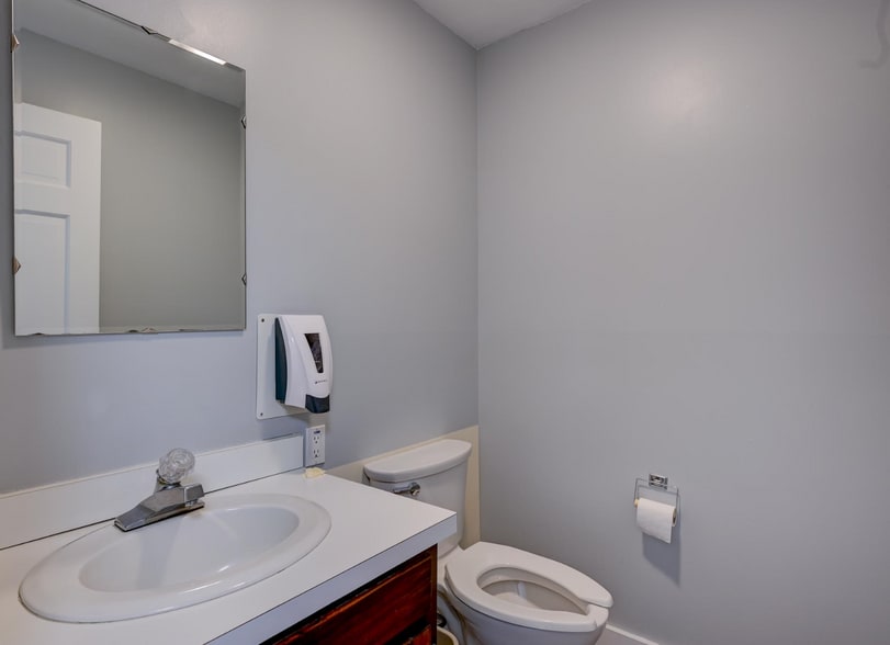 More Photos Of 2977 White Mountain Hwy, North Conway Office For Lease