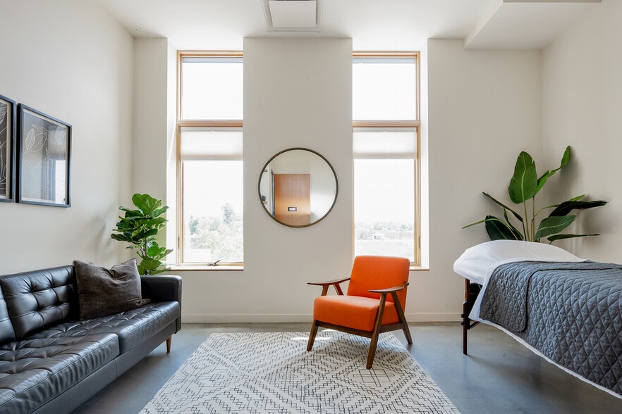 More Photos Of 959 SE Division St, Portland Loft Creative Space For Lease