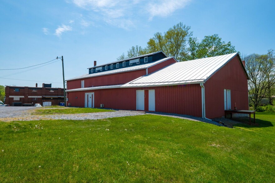 More Photos Of 180 Hollar Circle, Timberville Warehouse For Sale